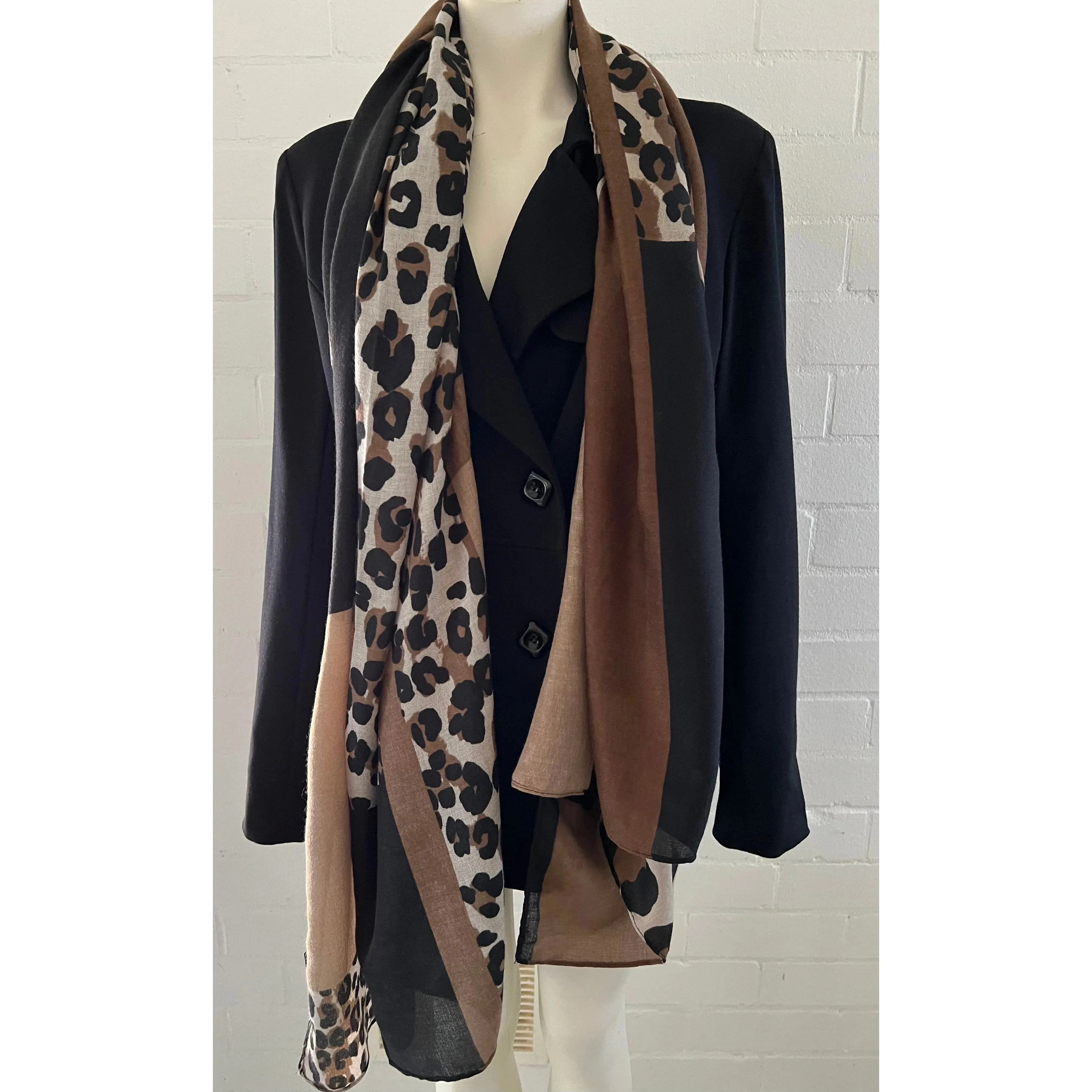 🐝 Leopard Print Scarf - Chocolate Brown Black